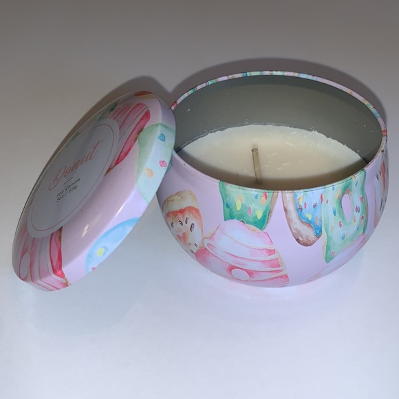 🍩 Donut Soy Candle w Decorative Tin Fresh Picked - Picture 3 of 9
